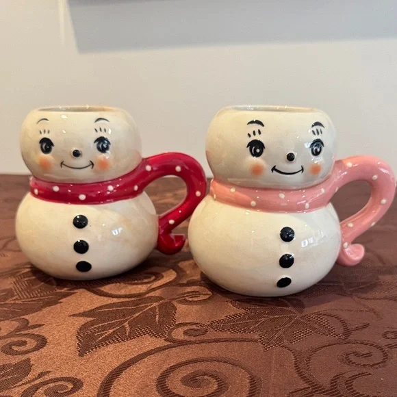 ❄️⛄️ Set of 2 Holiday Johanna Parker Mugs - Picture 1 of 12